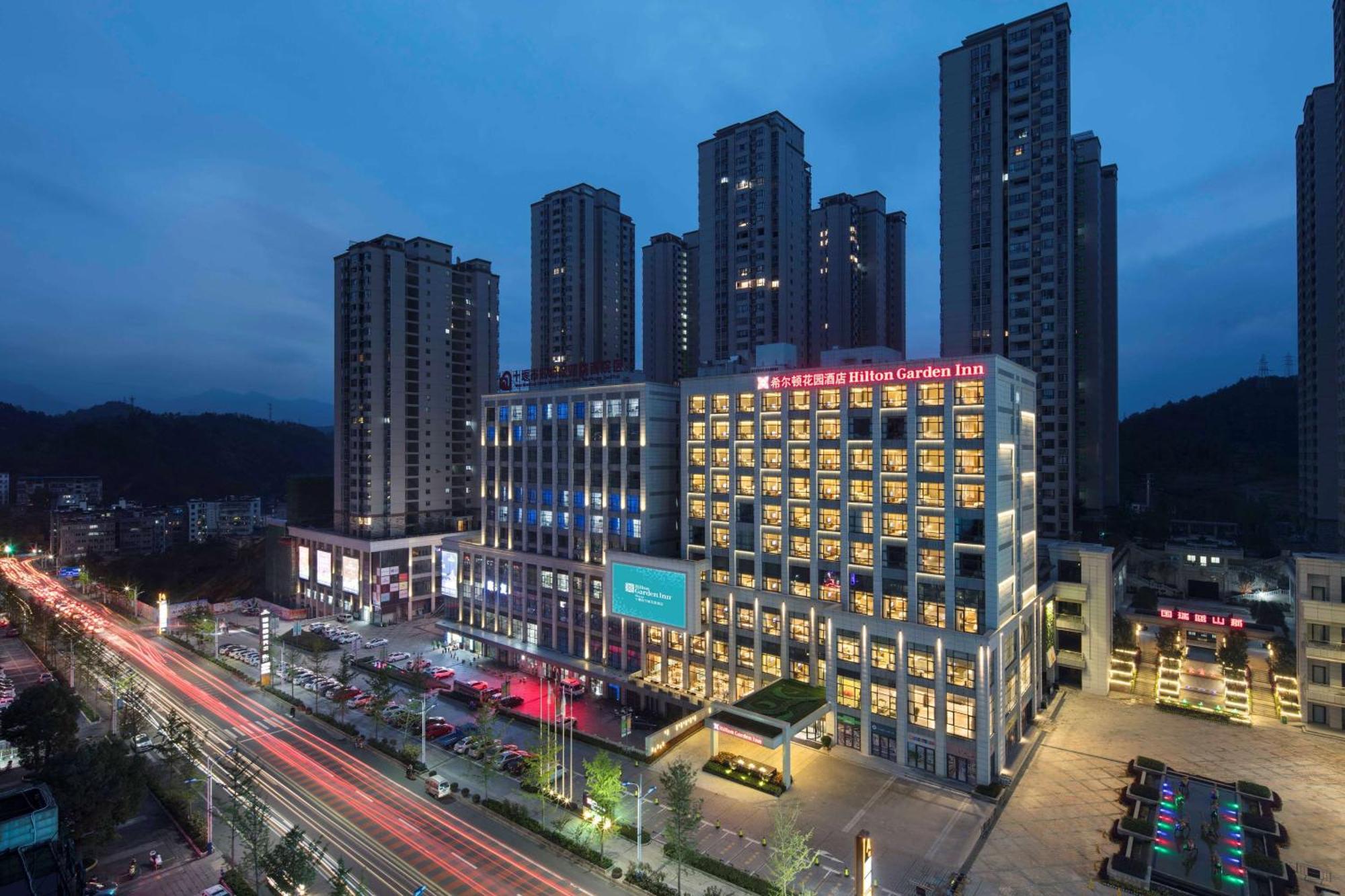Hilton Garden Inn Shiyan Extérieur photo